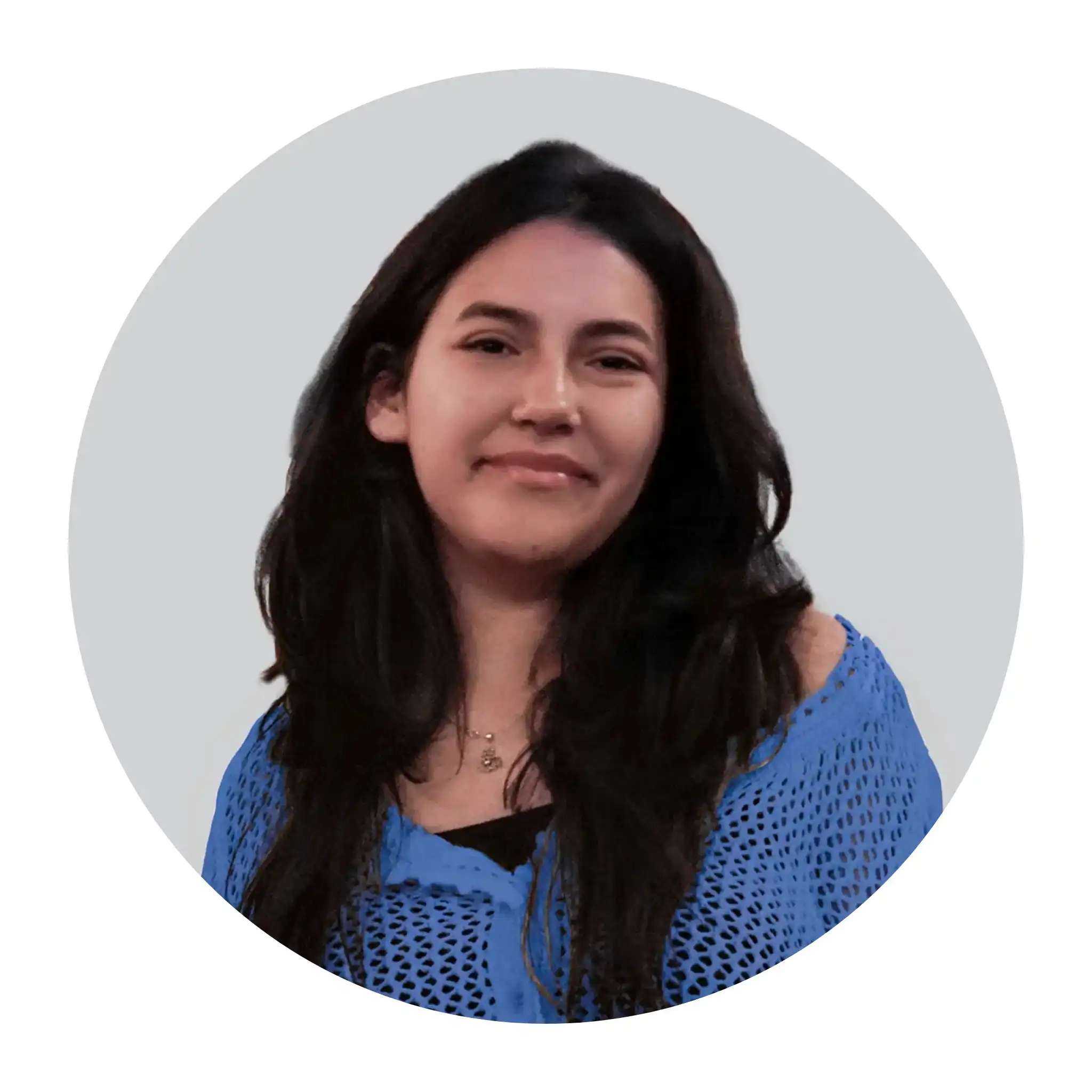 Katalina Araneda, ayudante técnico de atletismo en Club RK Valdivia trabajando con atletas juveniles